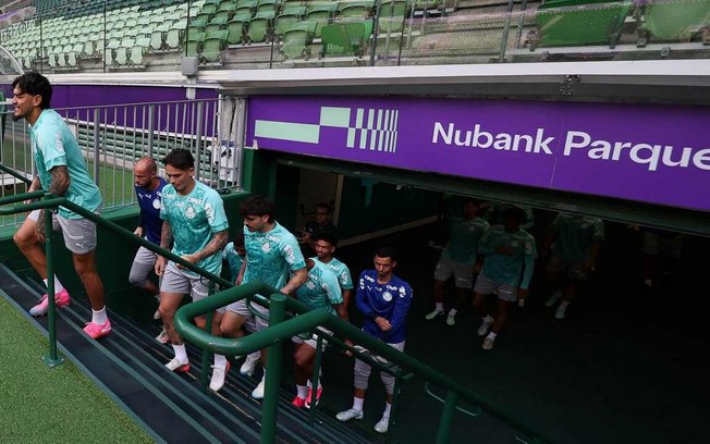 Flaco López em ação no treinamento do Palmeiras nesta quarta-feira (8)