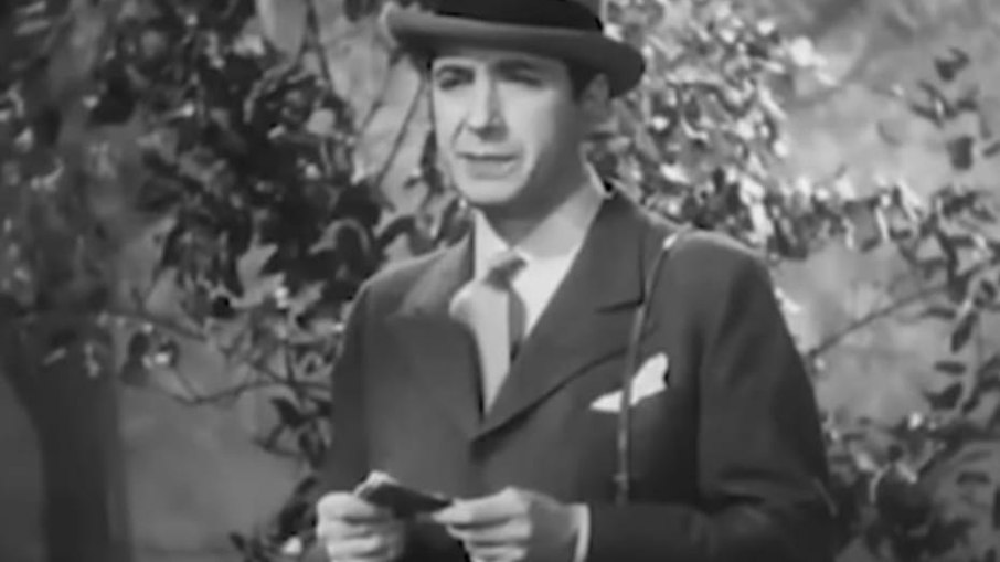 Carlos Gardel em cena de Por una cabeza Carlos Gardel em cena de Por una cabeza