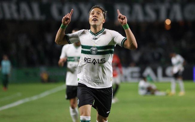 Coritiba volta a vencer na Série B do Brasileirão e encosta no G4