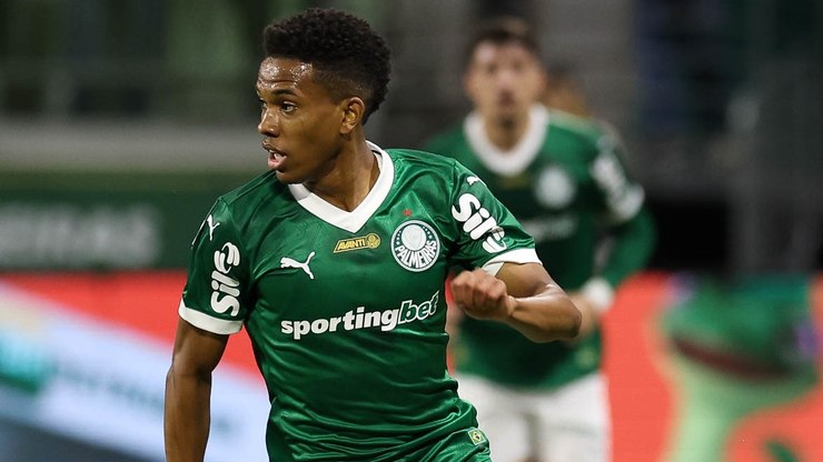 Estêvão brilha e coloca o Palmeiras nas oitavas da Copa do Brasil
