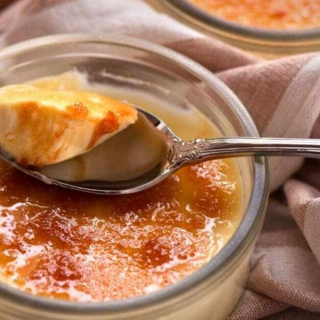 Aprenda a fazer o famosos crème brûlée
