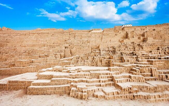 O sítio arqueológico Huaca Pucllana é um dos mais preservados de Lima