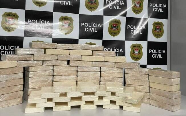 Polícia Civil apreende carreta com carga de cocaína avaliada em R$ 2 milhões