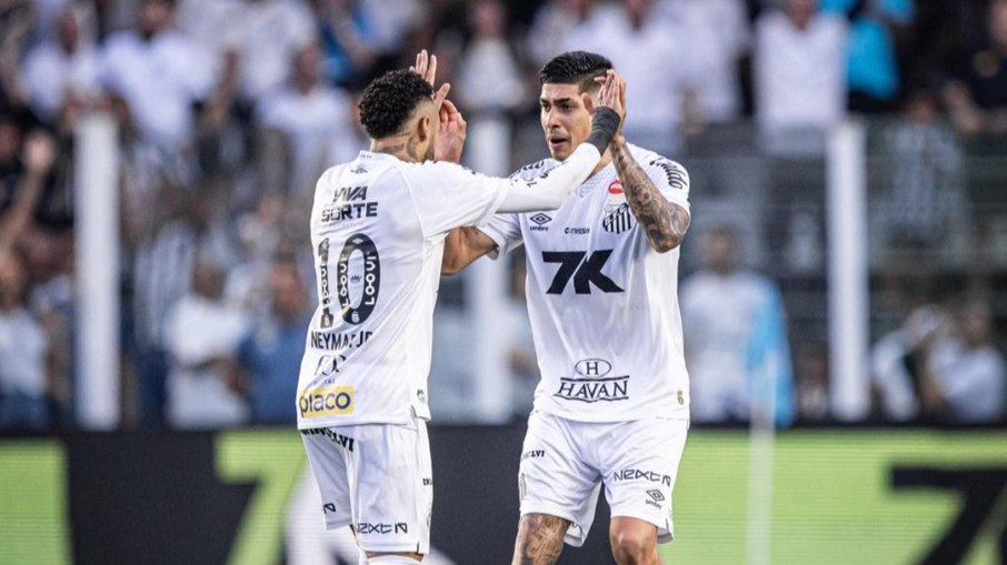 Neymar volta, mas Santos tropeça diante do Fortaleza na Vila