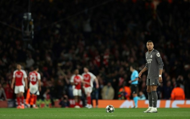 O atacante francês do Real Madrid, Kylian Mbappé, após o gol de abertura do Arsenal na primeira partida das quartas de final da Liga dos Campeões entre Arsenal e Real Madrid, no Emirates Stadium, em Londres, em 8 de abril de 2025. O atacante francês do Real Madrid, Kylian Mbappé, após o gol de abertura do Arsenal na primeira partida das quartas de final da Liga dos Campeões entre Arsenal e Real Madrid, no Emirates Stadium, em Londres, em 8 de abril de 2025.