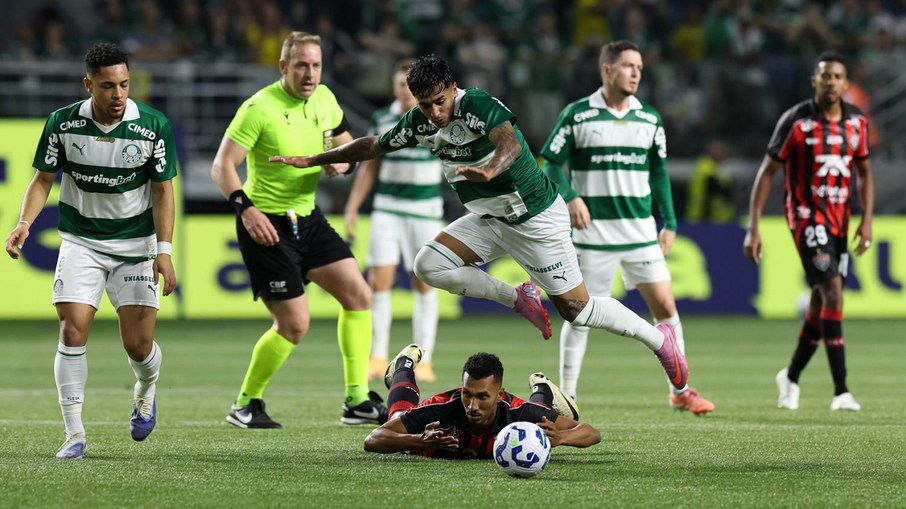 Palmeiras empatou com o Vitória no Allianz Palmeiras empatou com o Vitória no Allianz