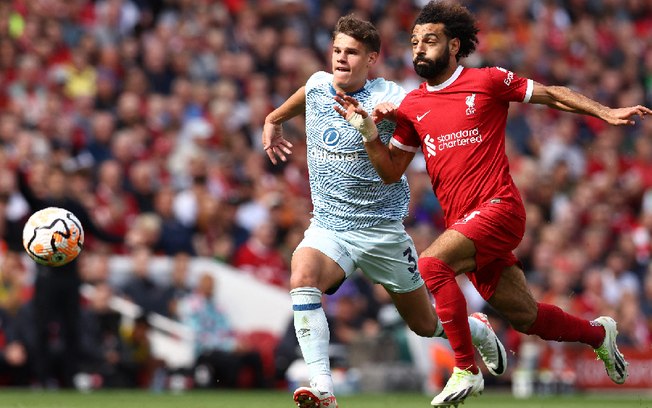 Liverpool rejeita proposta astronômica do futebol árabe por Salah