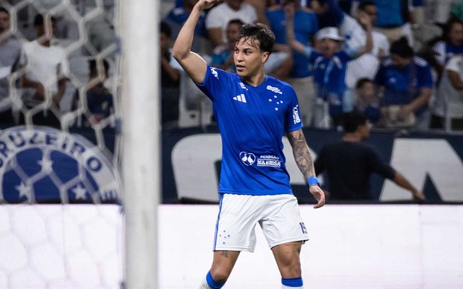Kaio Jorge chuta para fazer o belo gol que colocou o Cruzeiro em vantagem contra o São Paulo Kaio Jorge chuta para fazer o belo gol que colocou o Cruzeiro em vantagem contra o São Paulo