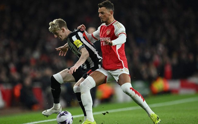 Ben White em ação pelo Arsenal na Premier League