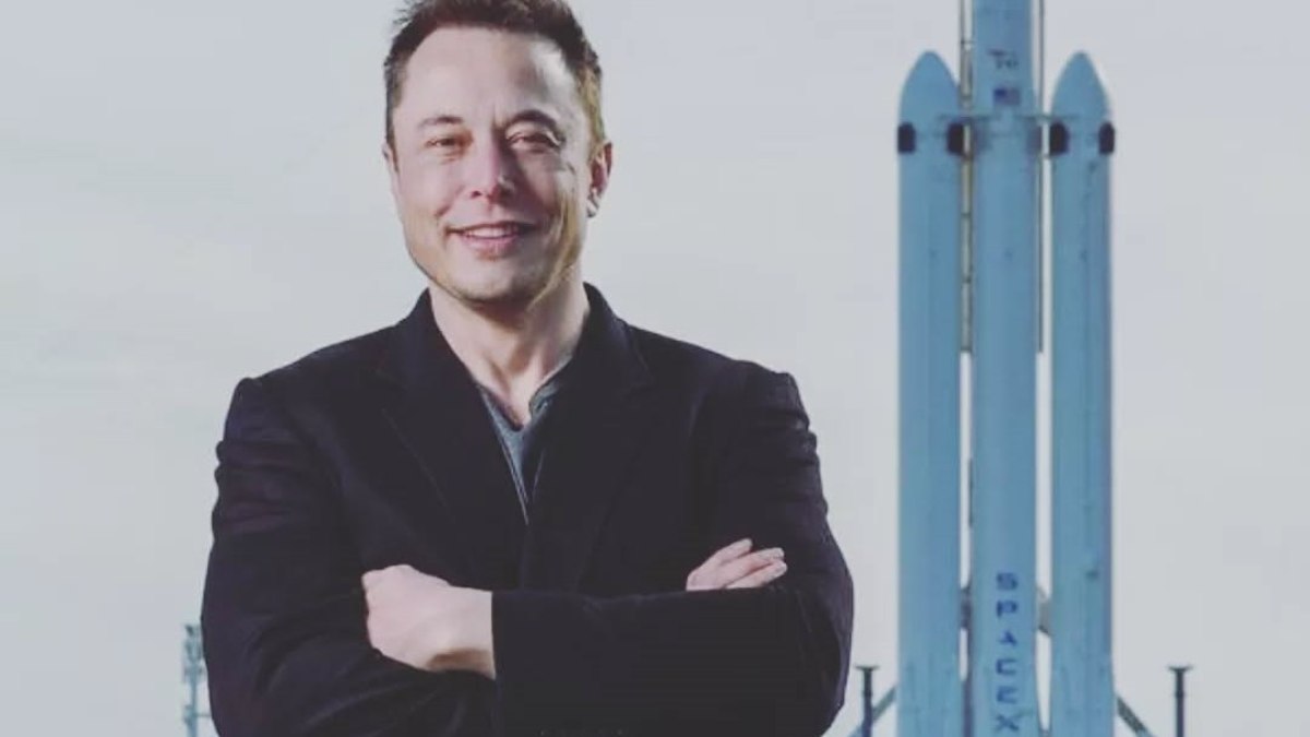 Elon Musk é CEO da Tesla e fundador da SpaceX