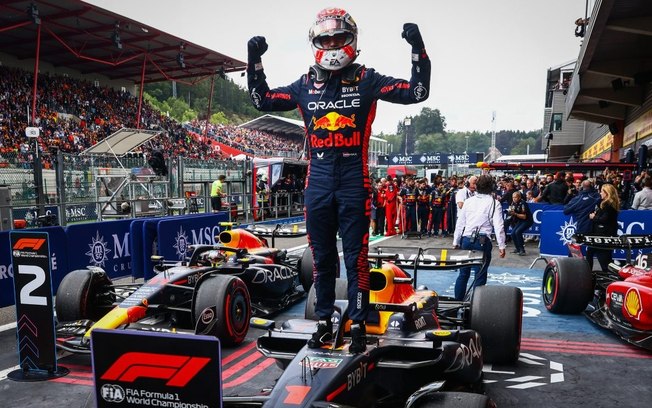 Verstappen critica shows e pista do GP de Las Vegas: ‘Parecemos palhaços’ Verstappen critica shows e pista do GP de Las Vegas: ‘Parecemos palhaços’