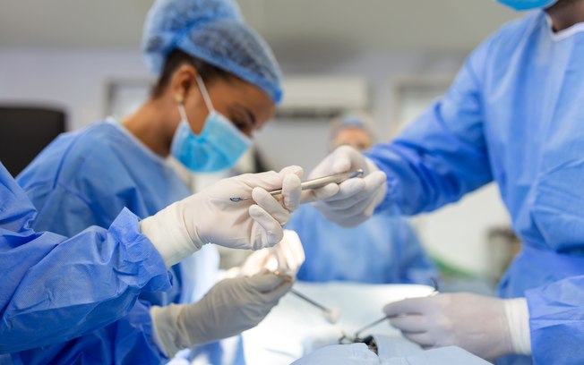 Brasil importa maioria dos insumos cirúrgicos dos EUA