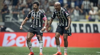 Atlético-MG bate Grêmio em jogo atrasado do Brasileirão