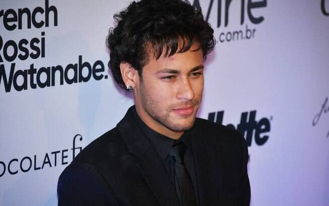 Neymar teria sido o responsável pelo vazamento da notícia do término do namoro com Bruna Marquezine