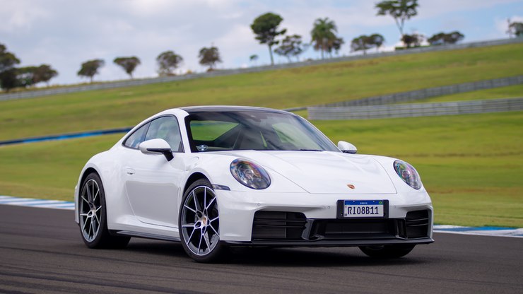 Porsche dobra vendas no Brasil em cinco anos