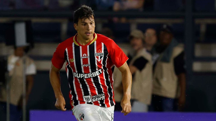 São Paulo dá sequência em boa fase e derrota o Coritiba