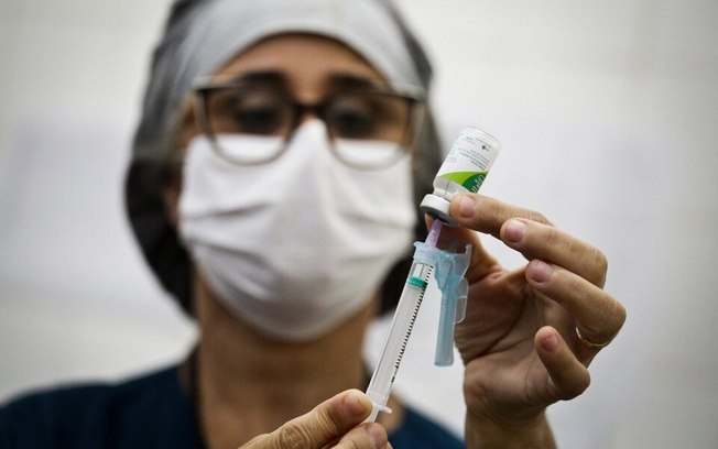 Ministério da Saúde negocia compra de vacinas contra mpox