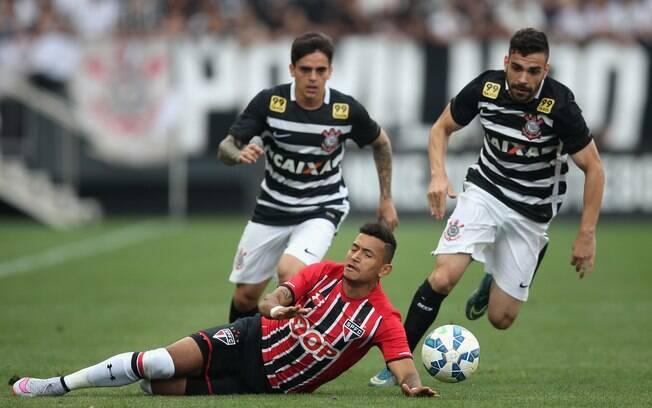 Relembre os resultados mais surpreendentes de 2015 no futebol