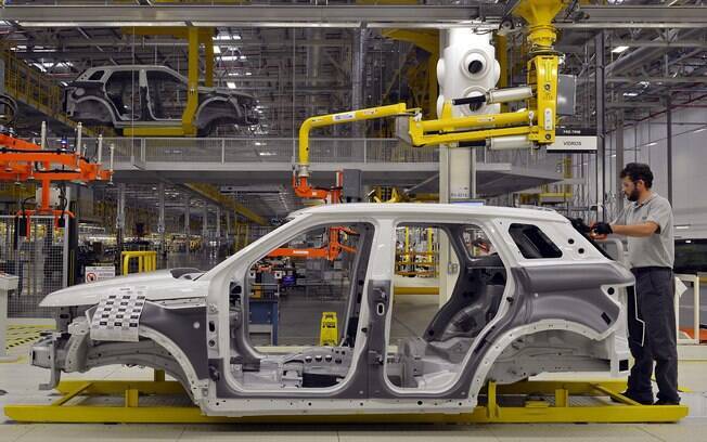 Fábrica da Jaguar Land Rover em Itatiaia (RJ) também vai se adequar ao novo regime automotivo, a partir de 2018