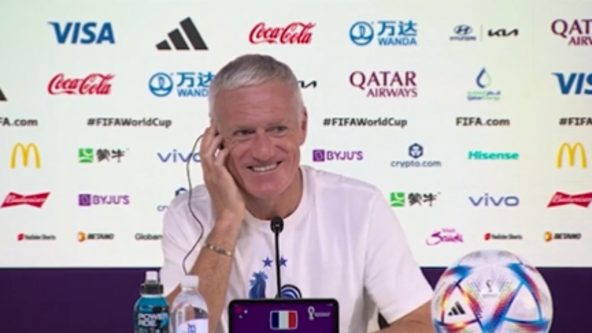 Didier Deschamps em entrevista coletiva na Copa do Mundo do Catar