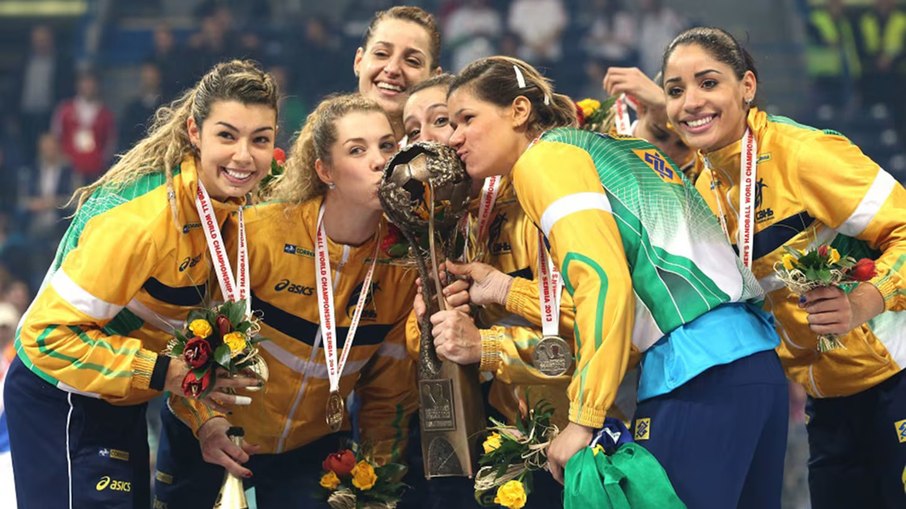 Seleção brasileira feminina de handebol foi campeã mundial em 2013