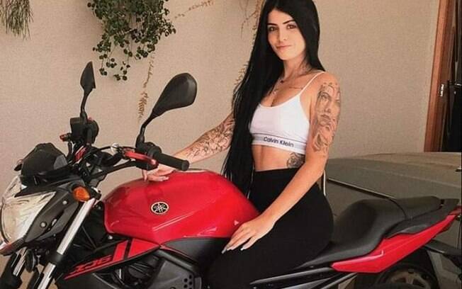 Na última semana, Amanda havia comprado uma nova motocicleta