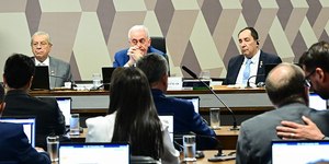 CCJ do Senado rejeita e arquiva PEC da Blindagem por unanimidade