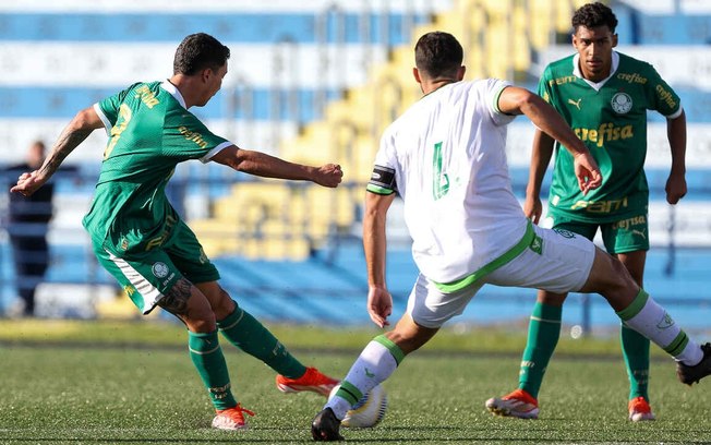 Riquelme anotou o único gol do confronto e deu a vitória ao Palmeiras