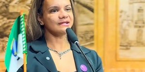 Vítima de 61 socos em elevador recebe homenagem