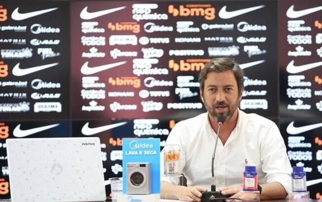Presidente do Corinthians esclarece situação de Cavani e explica busca por centroavante: 'Jogador que tenha marketing'