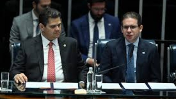 Projeto da Dosimetria pode livrar Bolsonaro da prisão "fechada"