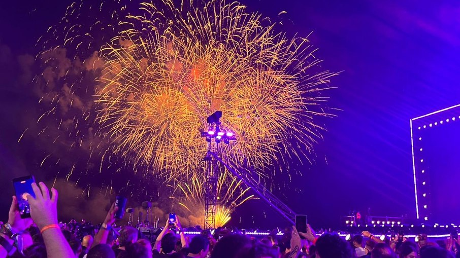 Shakira encerra show em Copacabana.