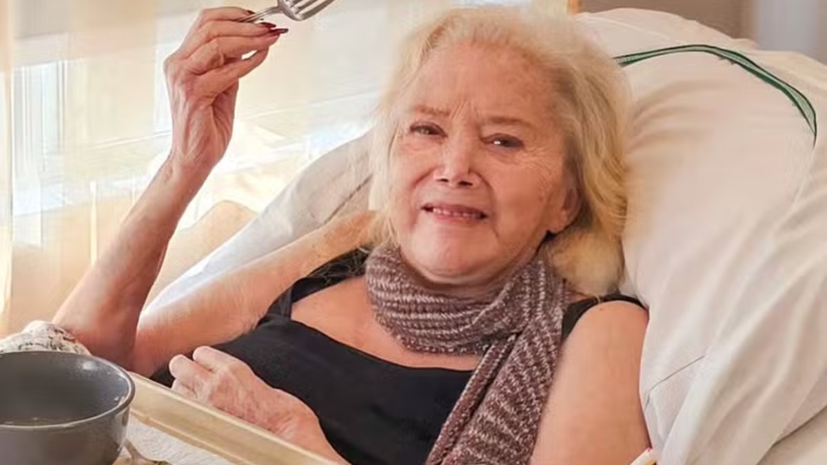 Morre Sally Kirkland, atriz de “Anna”, aos 84 anos