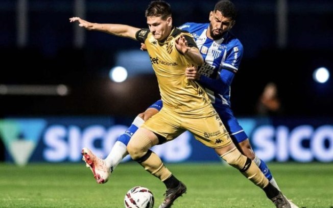 No duelo de leões, melhor pro azul No duelo de leões, melhor pro azul