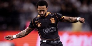 "Vexame": saída de Memphis no Corinthians repercute no exterior