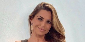 Ex-coelhinha da Playboy vira sem teto e sobrevive com vaquinha