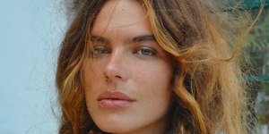 Mariana Goldfarb posa de topless e ganha elogios: "Maravilhosa"