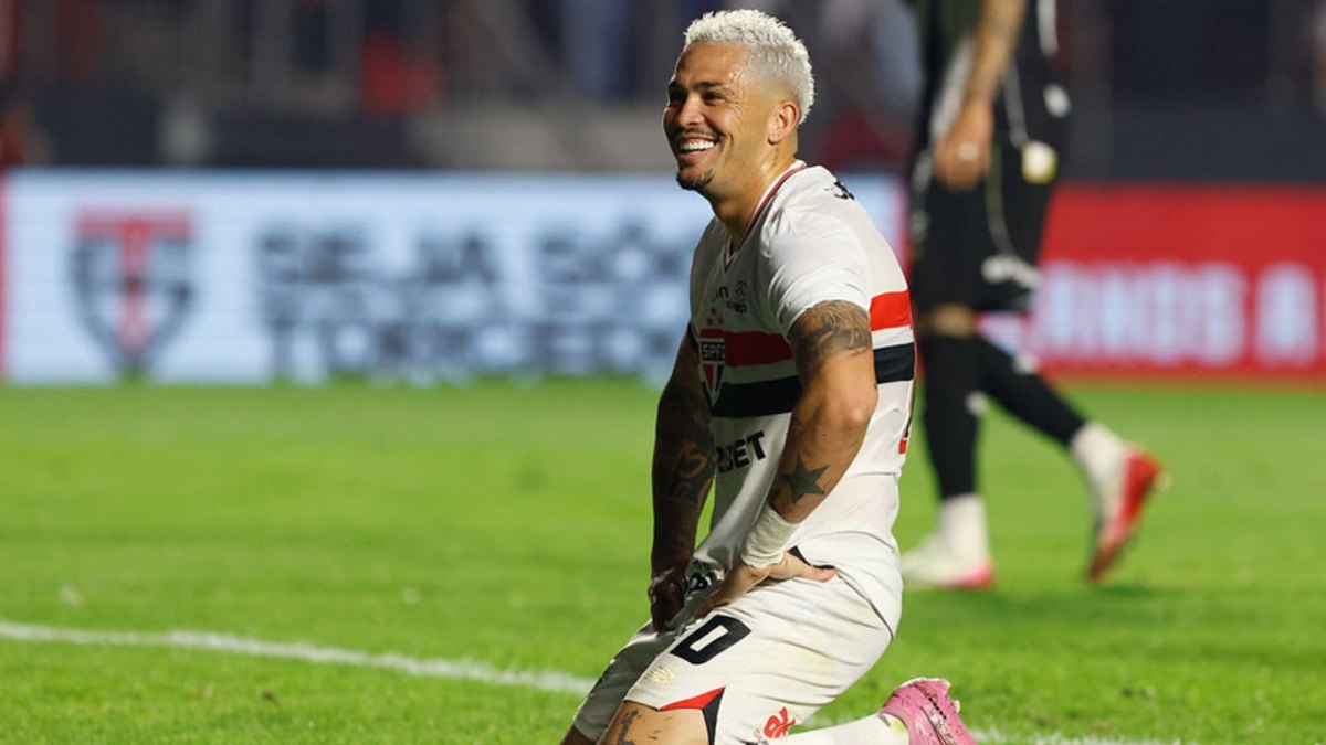Em jejum de gols, Luciano salvou São Paulo contra Leão há 5 anos