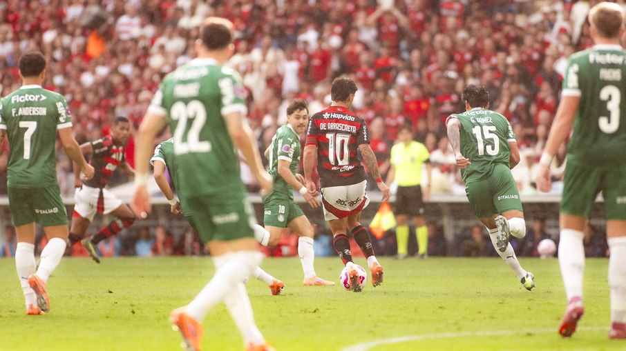 Flamengo e Palmeiras fizeram partida eletrizante pelo Brasileirão Flamengo e Palmeiras fizeram partida eletrizante pelo Brasileirão