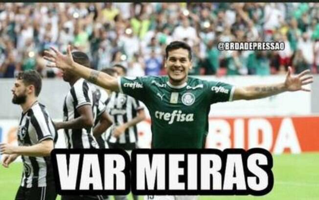 Vitória do Palmeiras sobre o Vasco rende memes na internet com polêmica