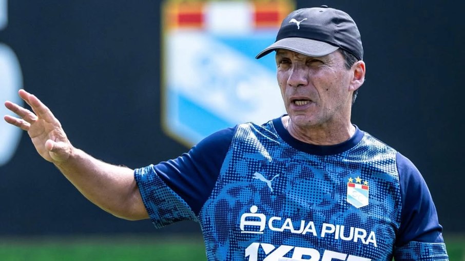 Zé Ricardo é o comandante do Sporting Cristal 