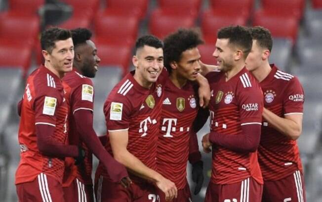 Bayern pede adiamento de partida após confirmação de nove casos de covid-19 no elenco