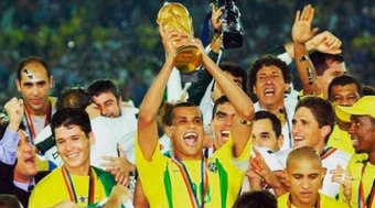 Relembre como era o Brasil e o mundo no último título da Seleção