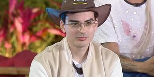 Dudu Camargo se emociona ao falar de Silvio Santos em 'A Fazenda 17'