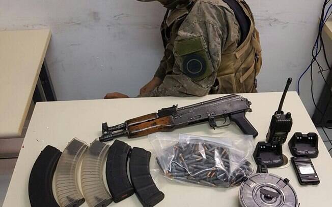 Fuzil AK 47 apreendido pelo Bope no Morro de São Carlos na manhã desta sexta-feira (3)