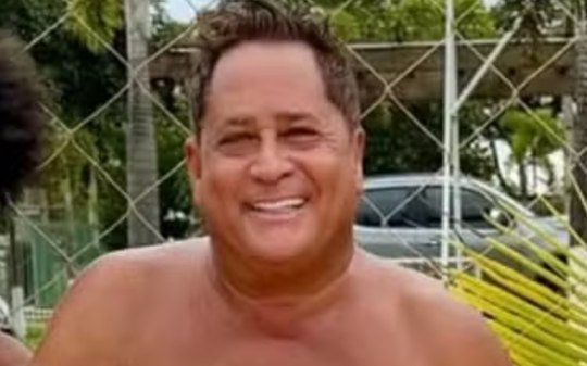 Leonardo mostra "shape" em foto de sunga após internação