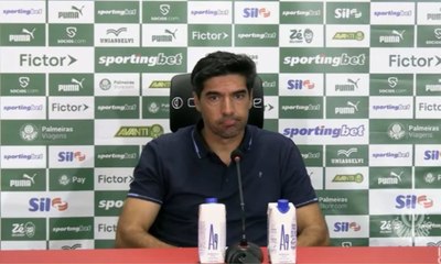 Web condena atitude de Abel Ferreira