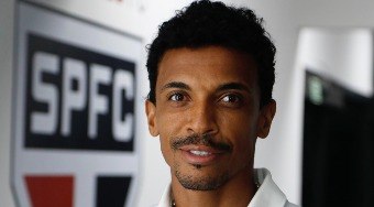 São Paulo oficializa contratação de volante ex-Seleção Brasileira