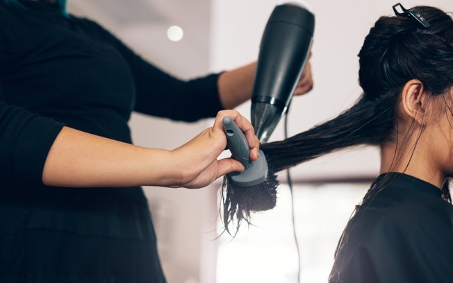 Como fazer a escova durar mais no cabelo oleoso?