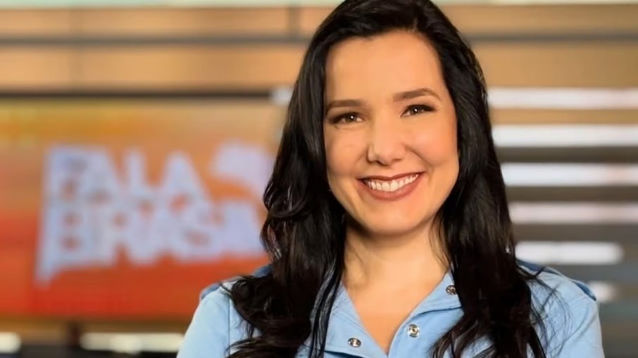 Jornalista da Record, Adriana Perroni volta a ser internada e revela trombose no braço